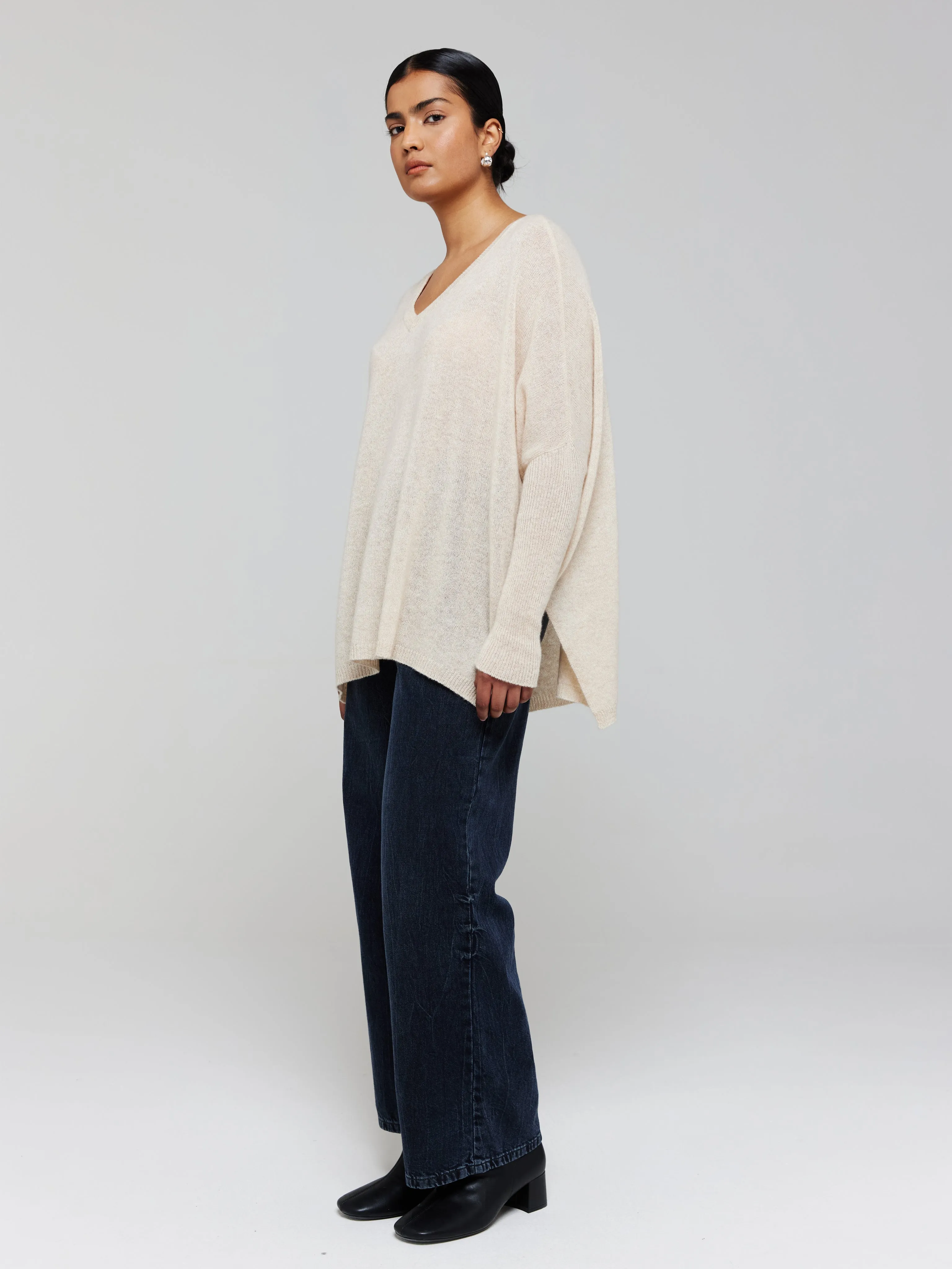 Charlotte Lightweight Cashmere V-Neck