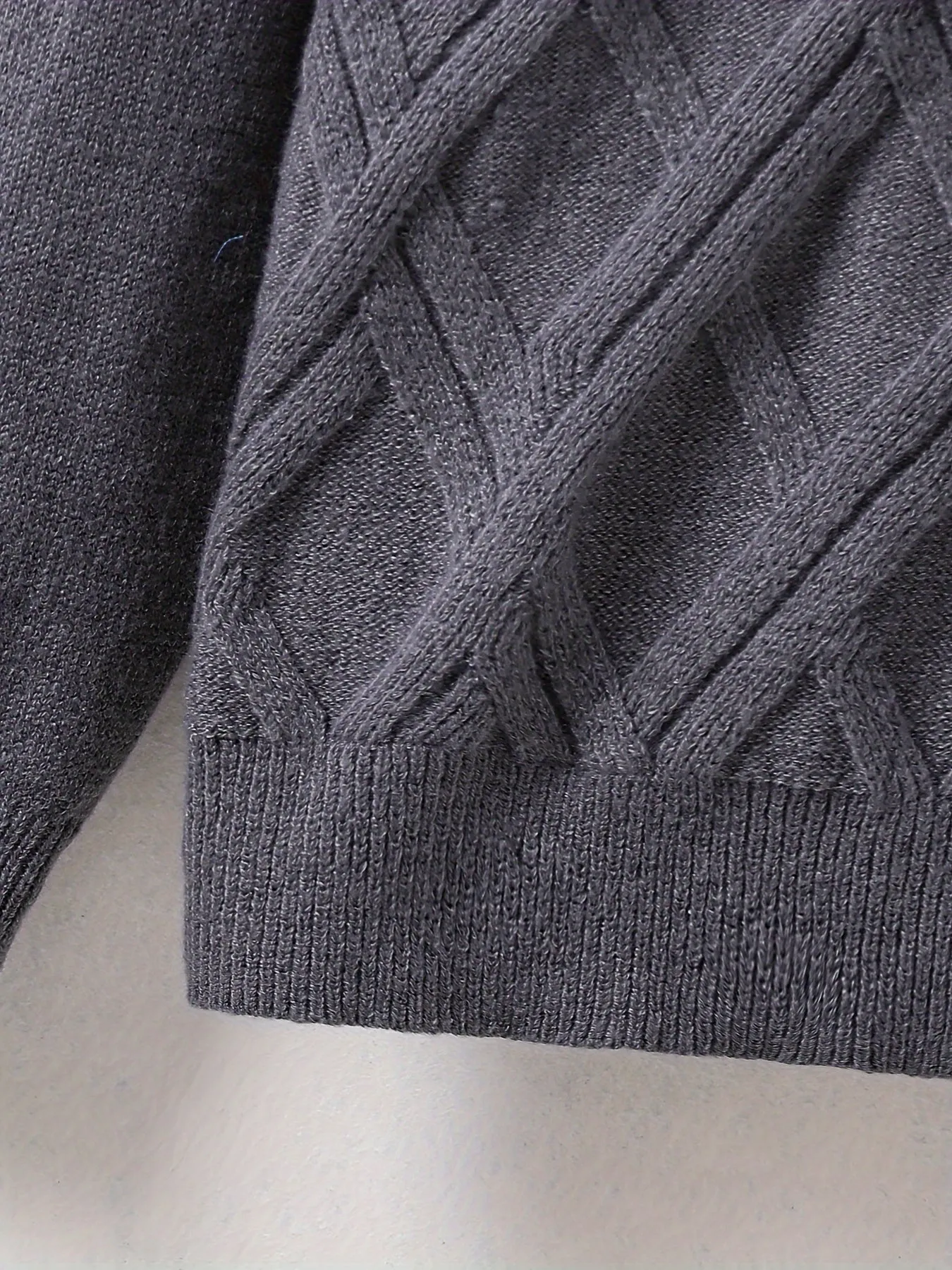 Cozy Boys Turtleneck Sweater – Warm Knit Pullover with Classic Cable Design for Winter"