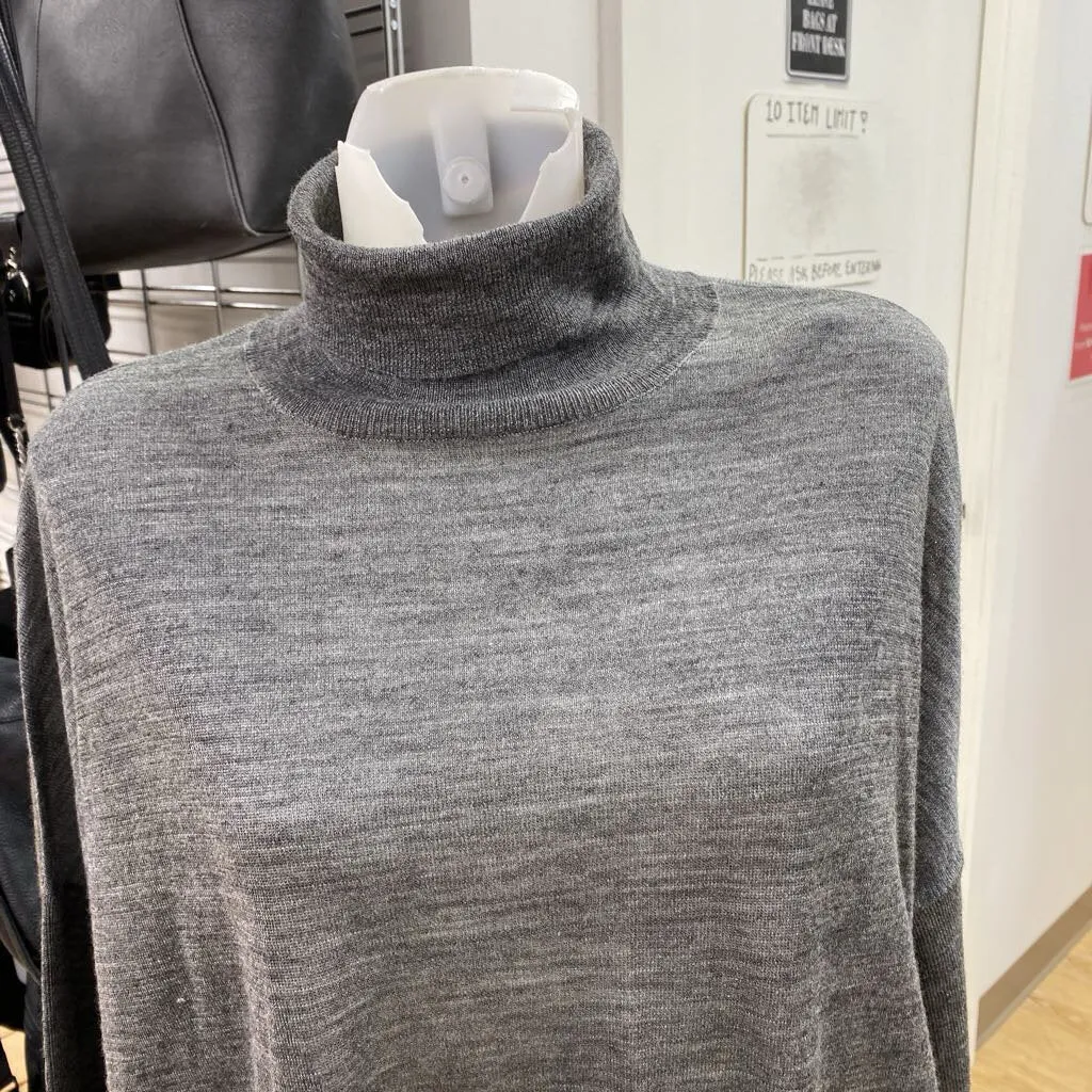 icone knit turtleneck M