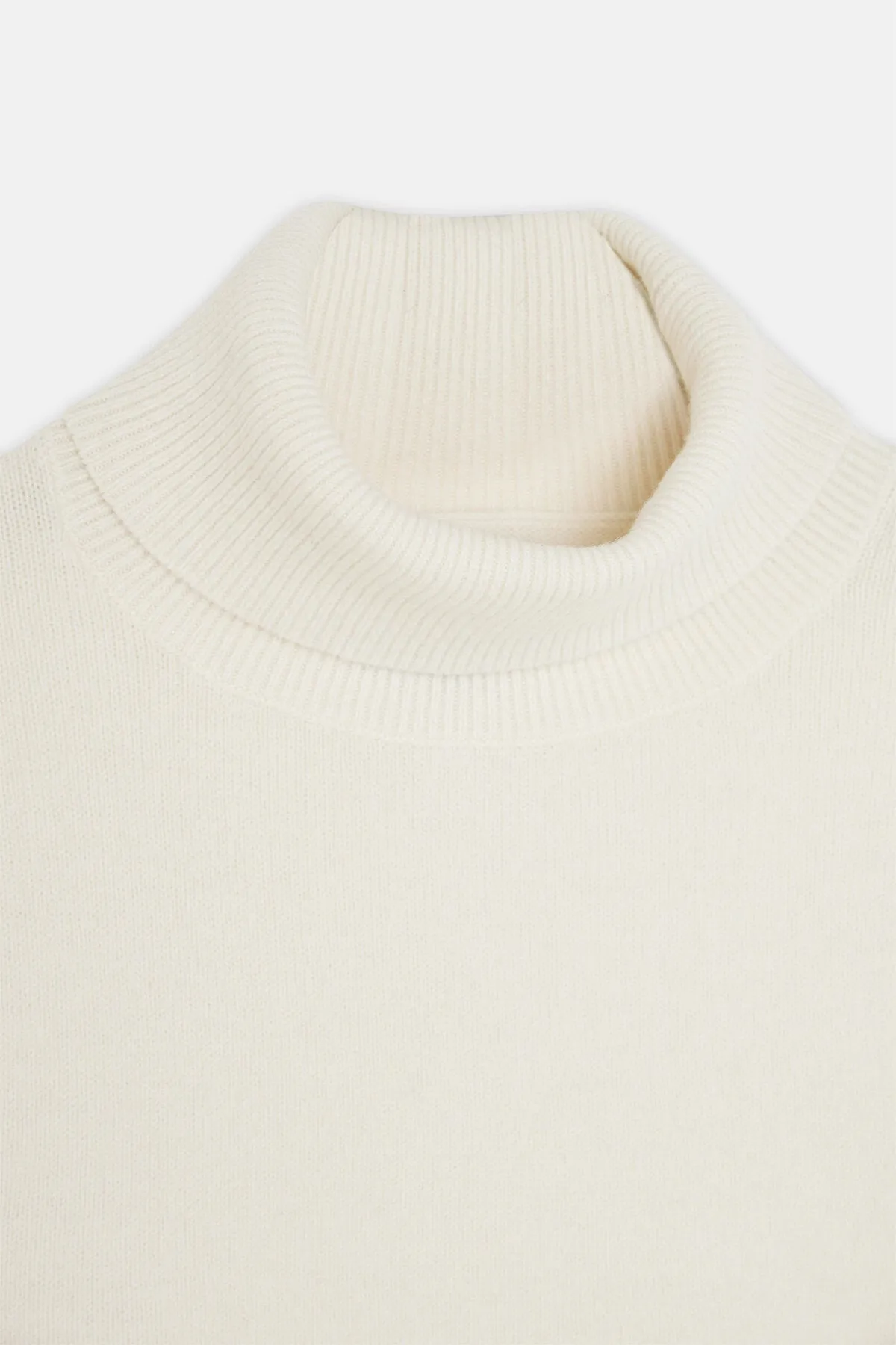 Knit Turtleneck Sweater 9G