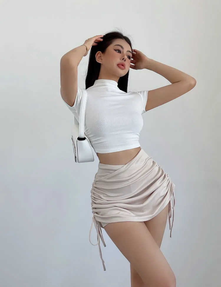 Niala Solid Color Turtleneck Pleated Short Sleeve Slim Cropped Top