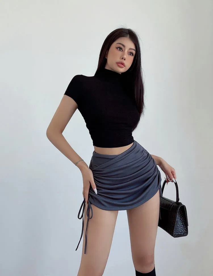 Niala Solid Color Turtleneck Pleated Short Sleeve Slim Cropped Top