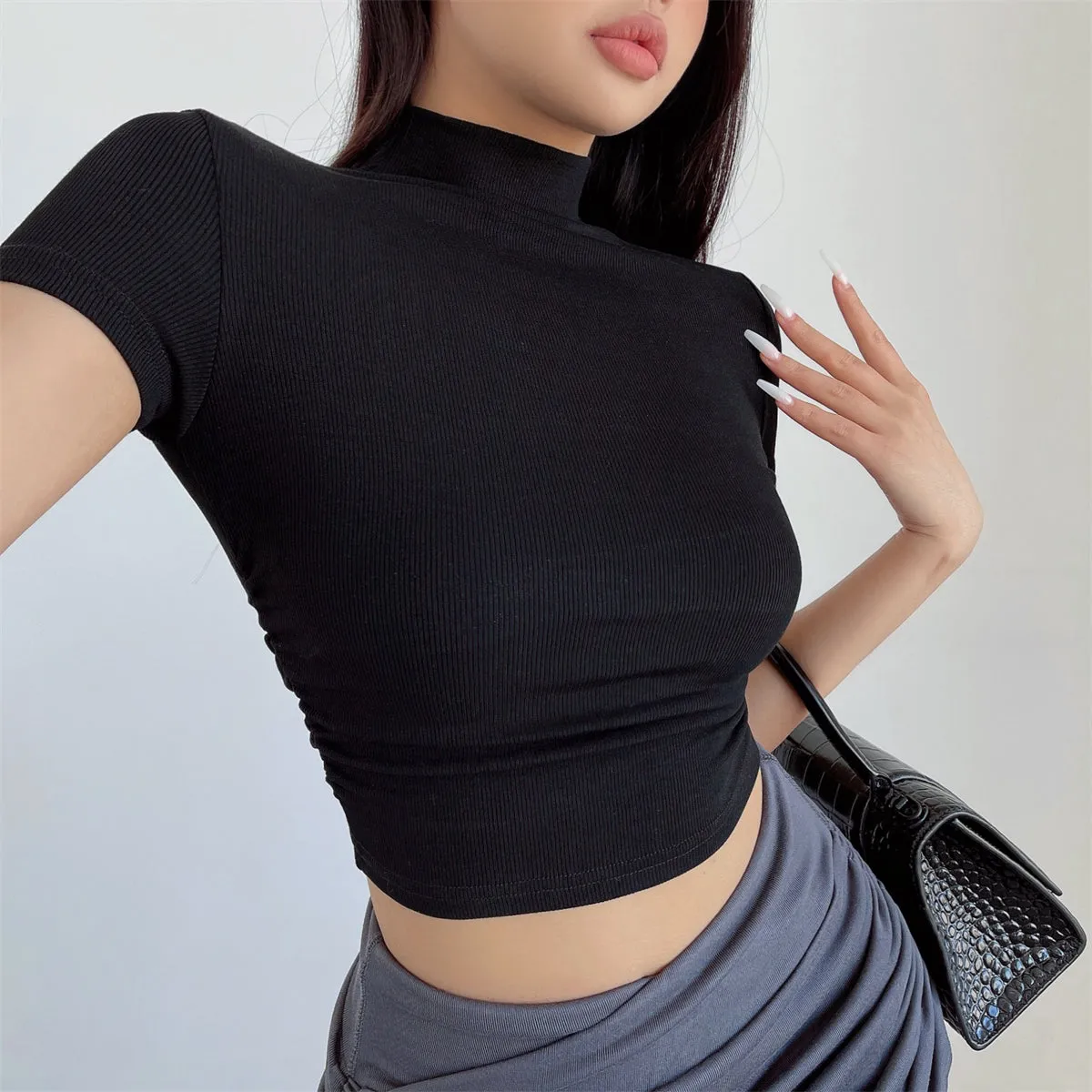 Niala Solid Color Turtleneck Pleated Short Sleeve Slim Cropped Top