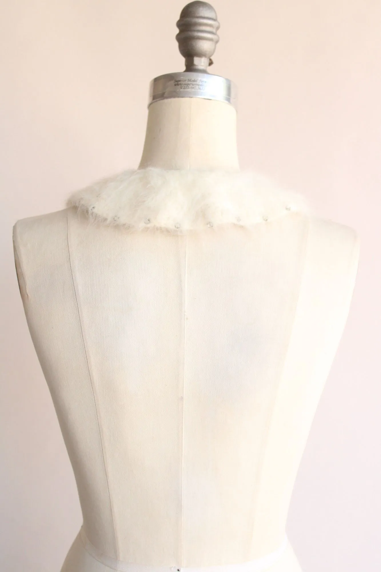 Vintage 1950s Collar and Cuffs in White Angora